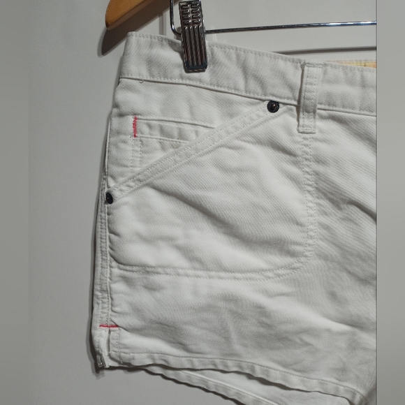 Abercrombie & Fitch Woman's Low Rise White 100% Cotton Shorts Size 8 - Picture 4 of 9